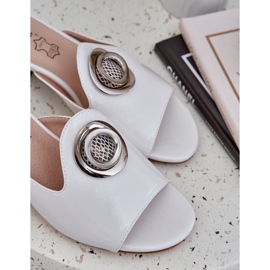 Jezzi Elegant women's low -heels with a white decoration 9