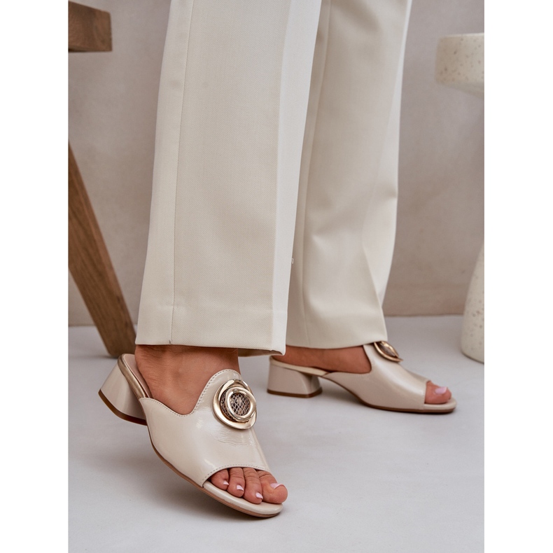 Jezzi Elegant women's low -heeds with a beige decoration 2