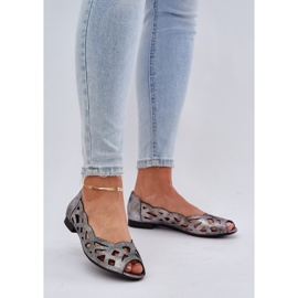 Jezzi Silver openwork ballerinas with bare fingers 2