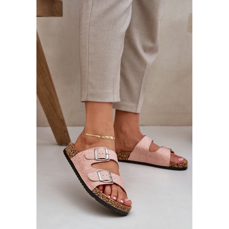 Material flip -flops on a cork sole with pink buckles 2