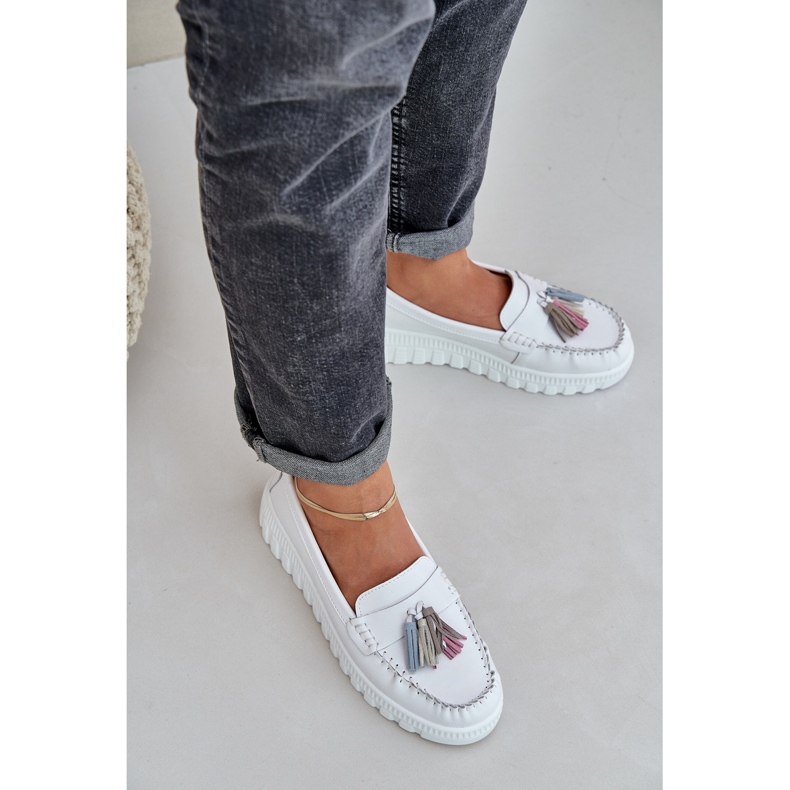 Women's leather loafers with fringes on the white platform 2