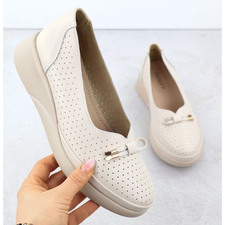 Shoes on the Vinceza 7896 Beige Openwork platform 1