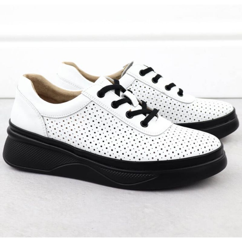 Openwork shoes on the Vinceza 79506 white platform 2