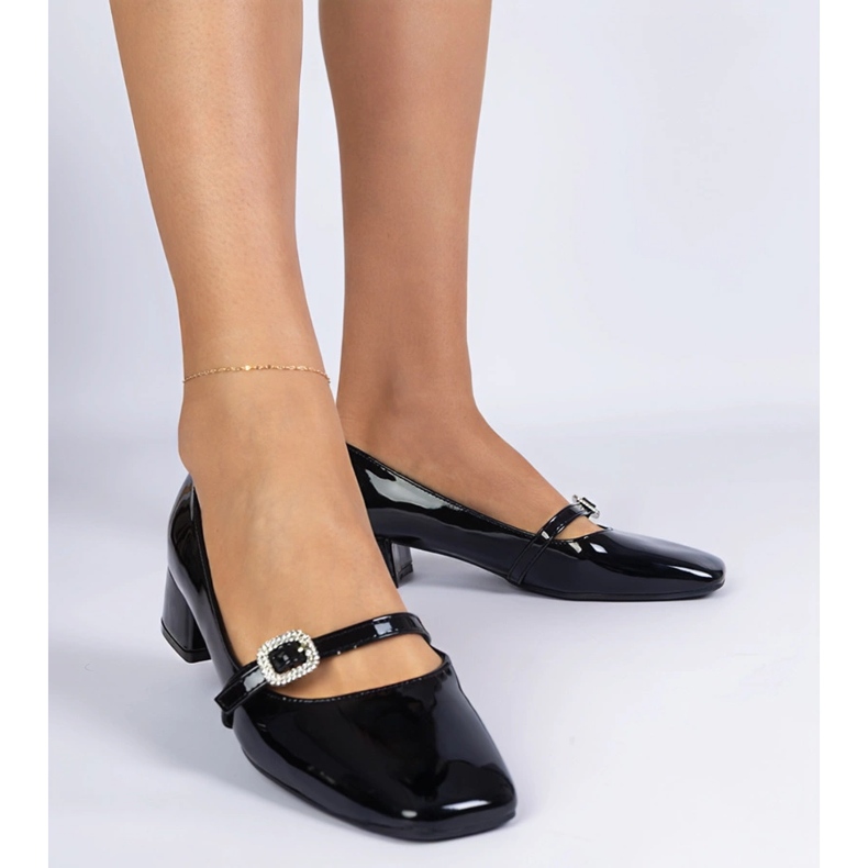Black elegant pumps decorated with zircons 1
