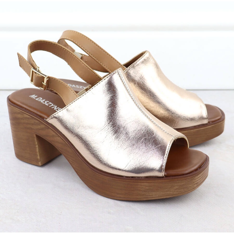 Women's sandals on the golden post M. Daszyński MR23126-7 2