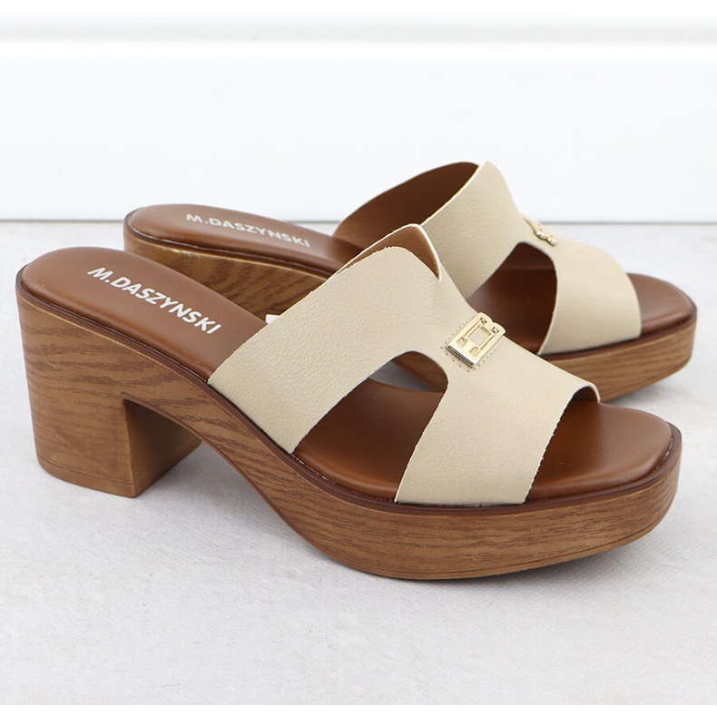 Women's slippers on the post beige M. Daszyński MR23126-11 2
