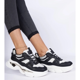Black sneakers women's sports shoes 1 Black sneakers women's sports shoes 1
