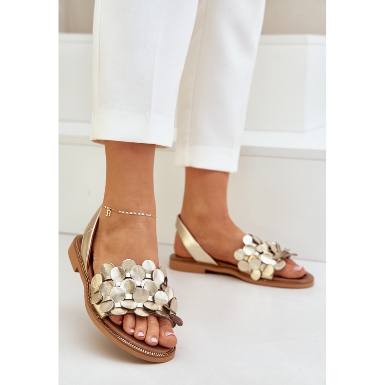 Leather sandals with flat -heeled Zazoo 40425 zloty golden 2