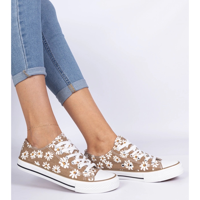 Brown women's fabrics with flowers 1