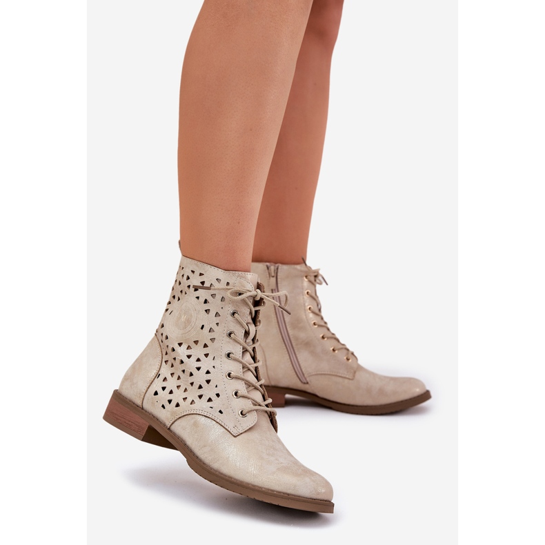 Jezzi Boots with an openwork pattern for a gold lock golden 1
