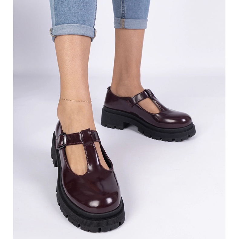 Burgundy shoes on the eco -leather platform red 1