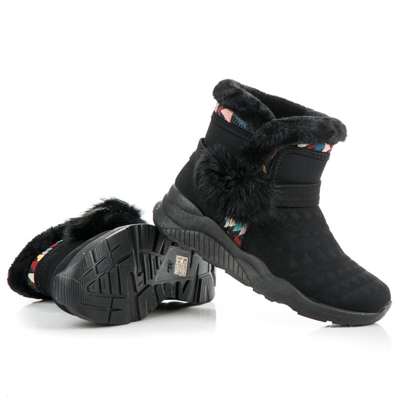 Ethnic snow boots with pompoms black 1