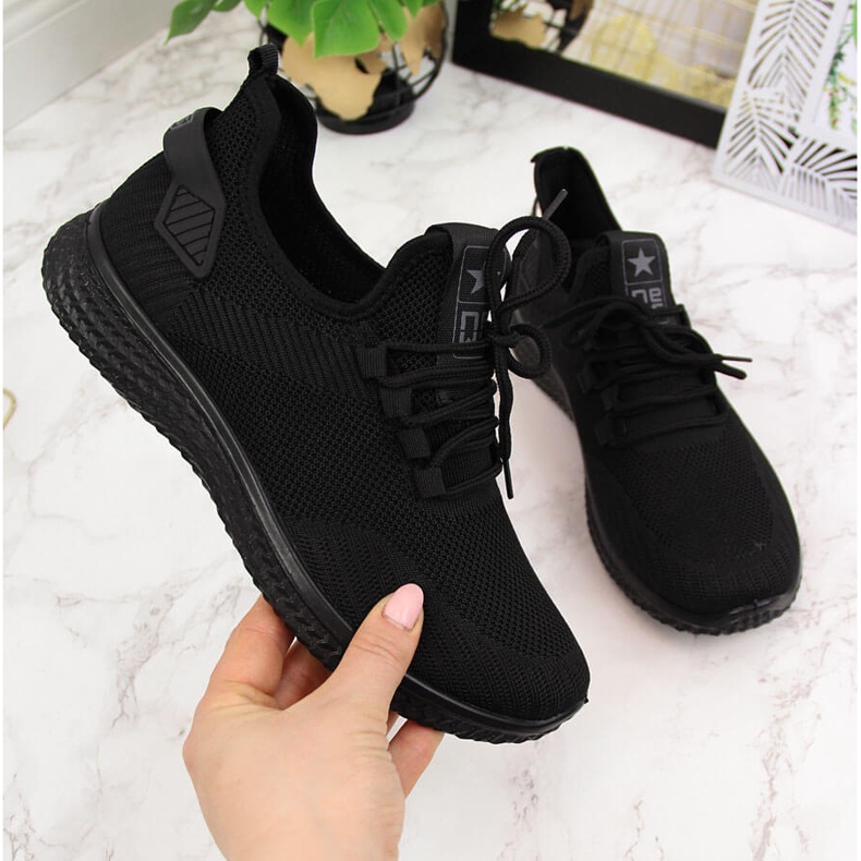 Lightweight black mesh sports shoes NEWS 2
