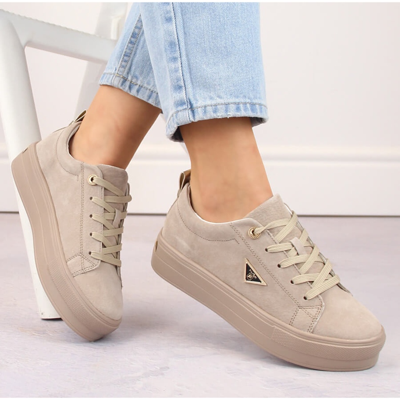 Women's beige leather suede shoes on the platform Filippo DP3533 1