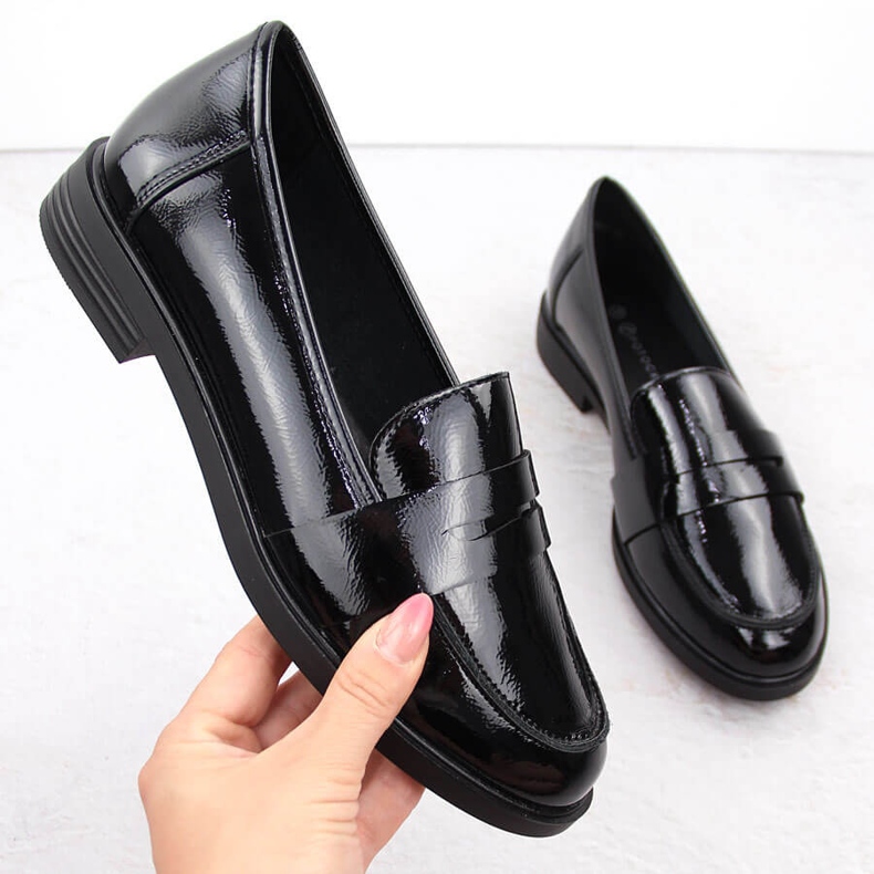 Ladies' patent leather loafers black Potocki 12442 1