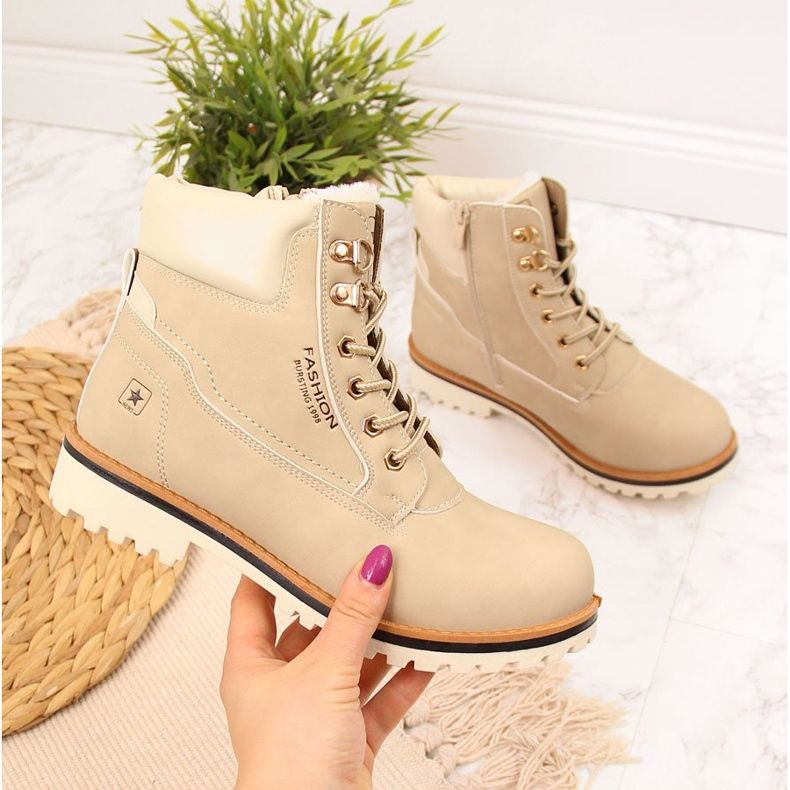 Women's insulated beige boots NEWS 1