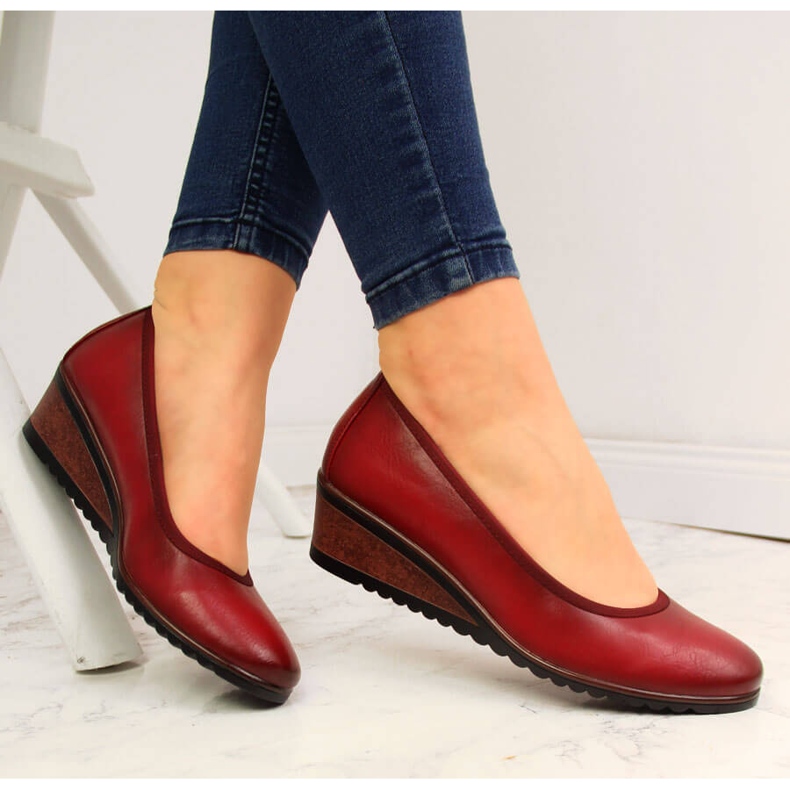 Red Vinceza wedge pumps 1