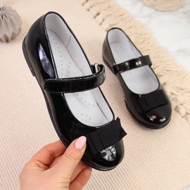 Black lacquered ballerinas for girls Kornecki 4246 1 Black lacquered ballerinas for girls Kornecki 4246 1