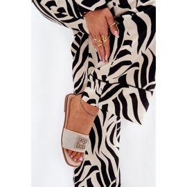 Elegant women's flip flops with flat -heed decoration beige 5