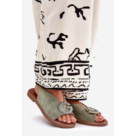 Flat sandals with a green ornament 1