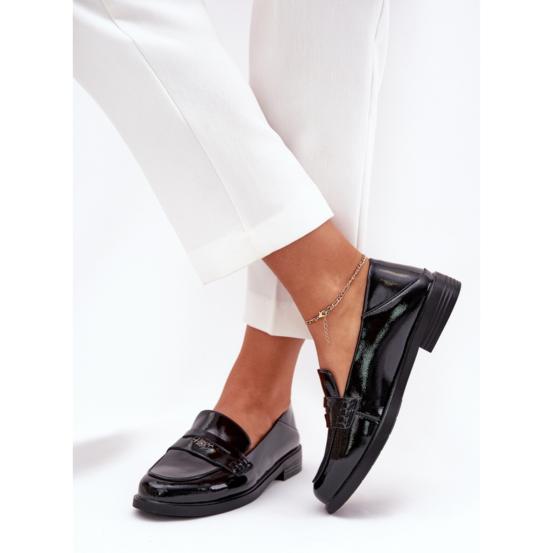 Elegant varnished women's loafers made of natural vinceza leather 18100 black 2