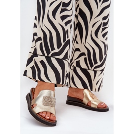 Jezzi Women's flip flops on anchoic leather wedge with a golden decoration 2