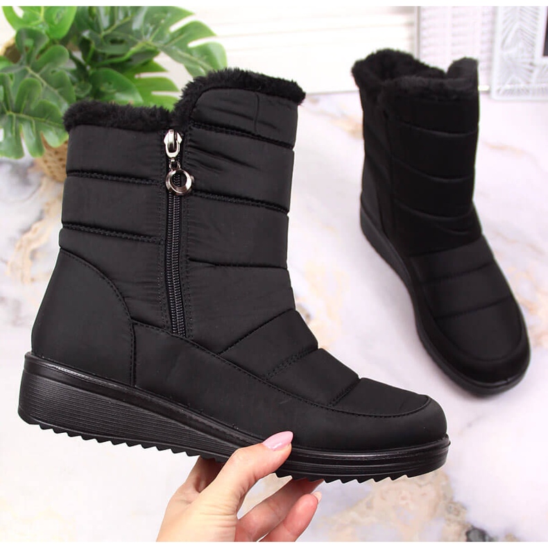 Women's black insulated snow boots with a zipper NEWS 2