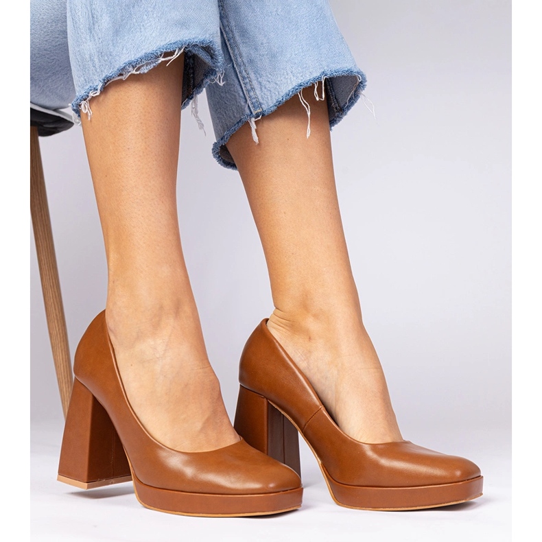 Brown pumps on a massive post with a square toe 2