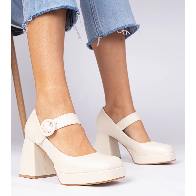 Beige pumps with a square toe and buckle 1