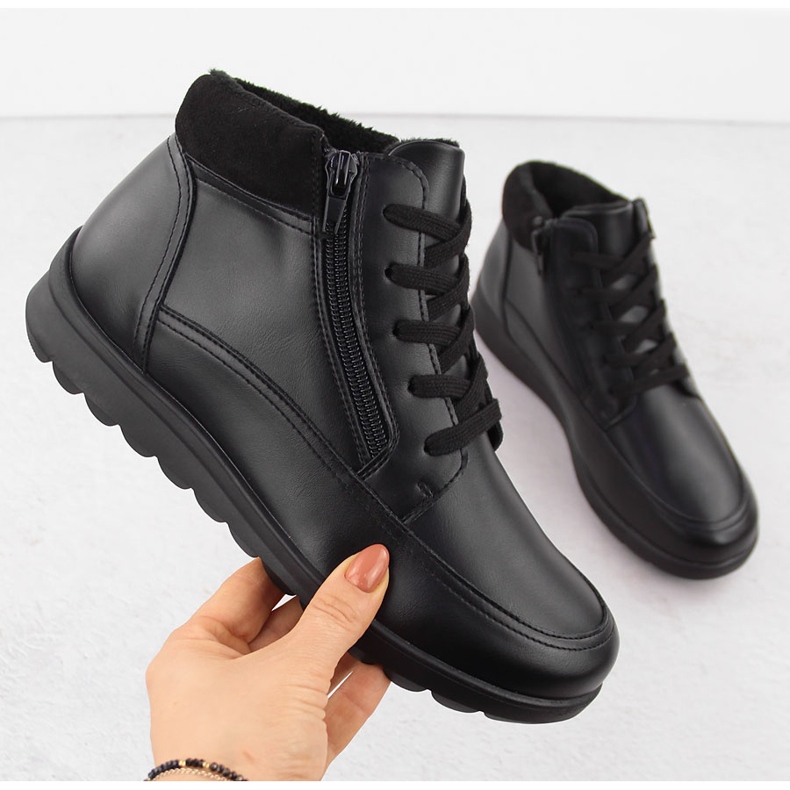 Comfortable, insulated black leather boots by Filippo DBT6629 2