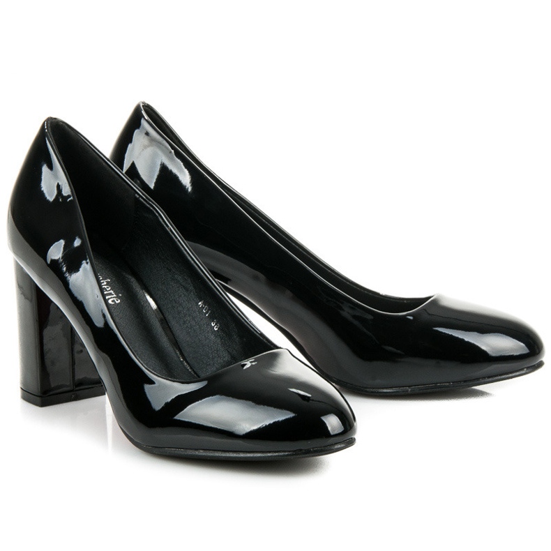 Lacquered pumps on the pillar black 1