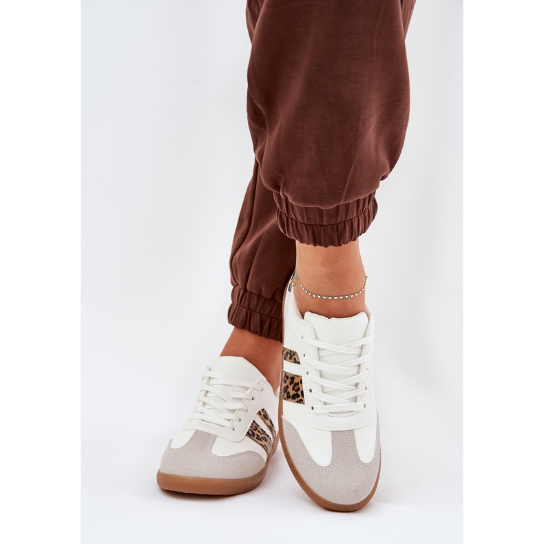 Low women's sneakers with eco leather white leopard print 2