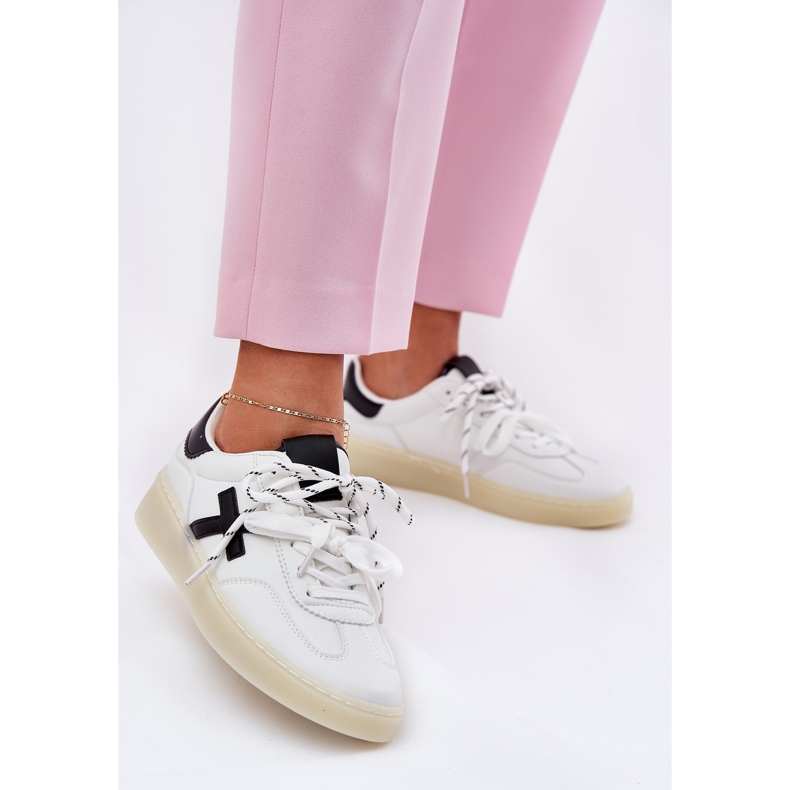 Low Women's Sports Shoes White 2