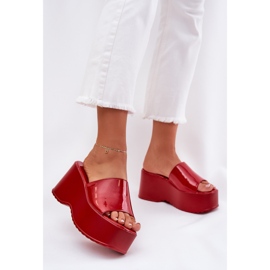 Painted women's slippers on the platform and red wedges 2