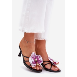 Women's flip flops on a pin with an artificial flower black 1