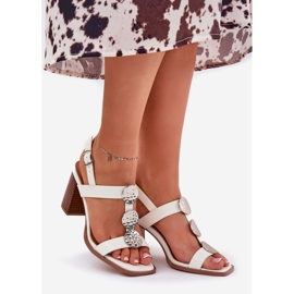 Women's sandals on the post with a decorative stripe white 1