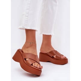 Women's flip flops on the platform and camel wedges brown 2