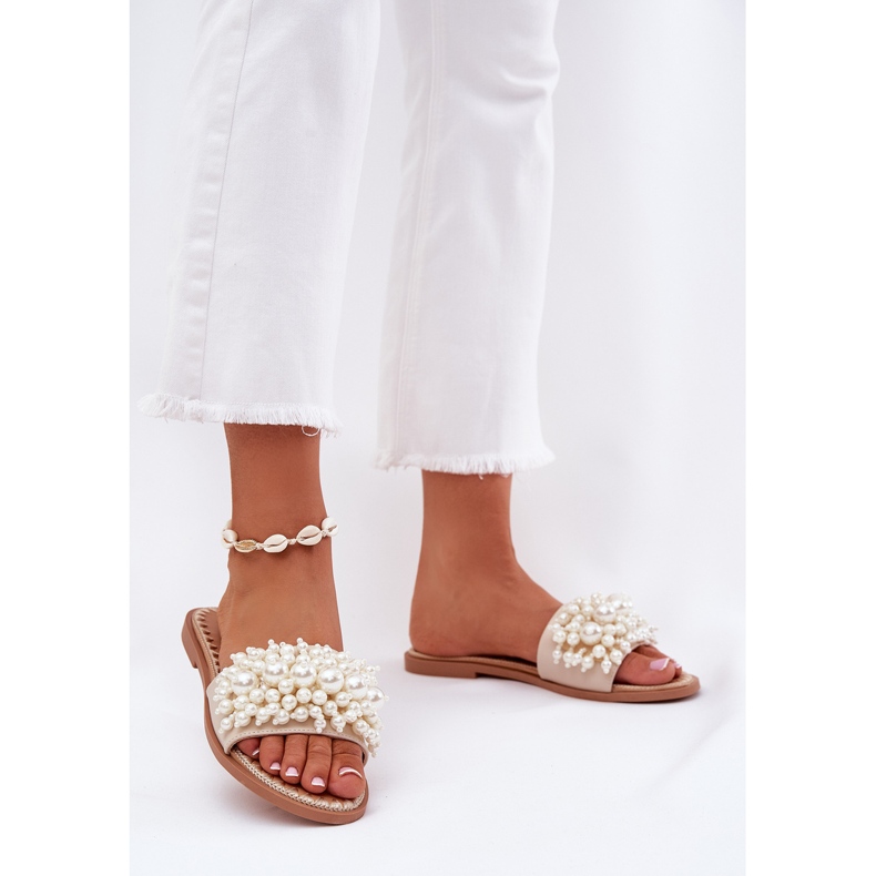 Women's flat flip flops with decorative beige beads 2