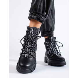 Black bags on the Vinceza platform 1 Black bags on the Vinceza platform 1