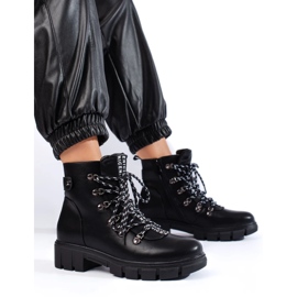 Black bags on the Vinceza platform 2 Black bags on the Vinceza platform 2