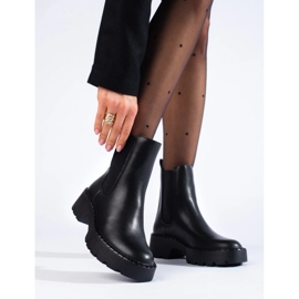 Chelsea boots on the Sergio Leone platform black 1