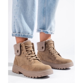 Beige women's sheepskin-lined hiking boots 1 Beige women's sheepskin-lined hiking boots 1