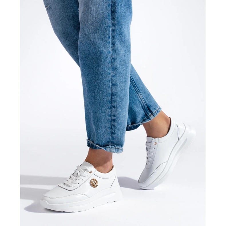 White leather sports shoes 2