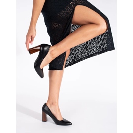 Elegant black pumps with a block heel 2