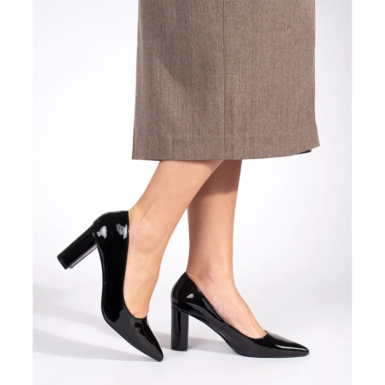 Seastar Elegant patent black pumps with a block heel 1