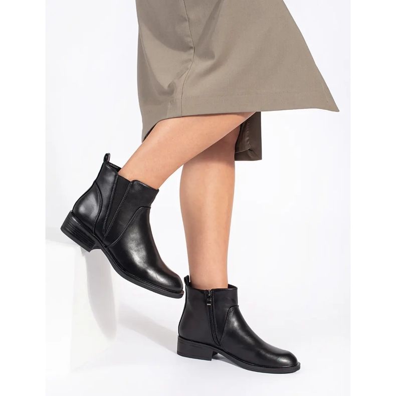 Black women's Chelsea boots with low heels 1 Black women's Chelsea boots with low heels 1