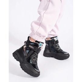 Black girls' shoes with a thick sole 1