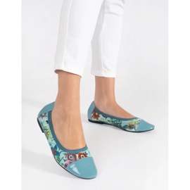Goodin Ballet flats with a floral pattern and a patent toe blue 1