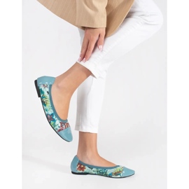 Goodin Ballet flats with a floral pattern and a patent toe blue 2