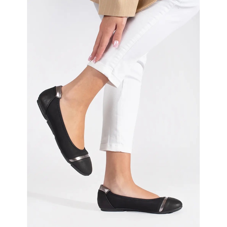 Flat black ballet flats made of imitation leather 2